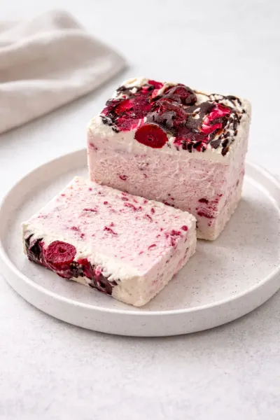 Barra helada de Chantillí con frutillas